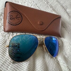 Ray-Ban Aviator Sunglasses with Gold Frame and Blue Lenses